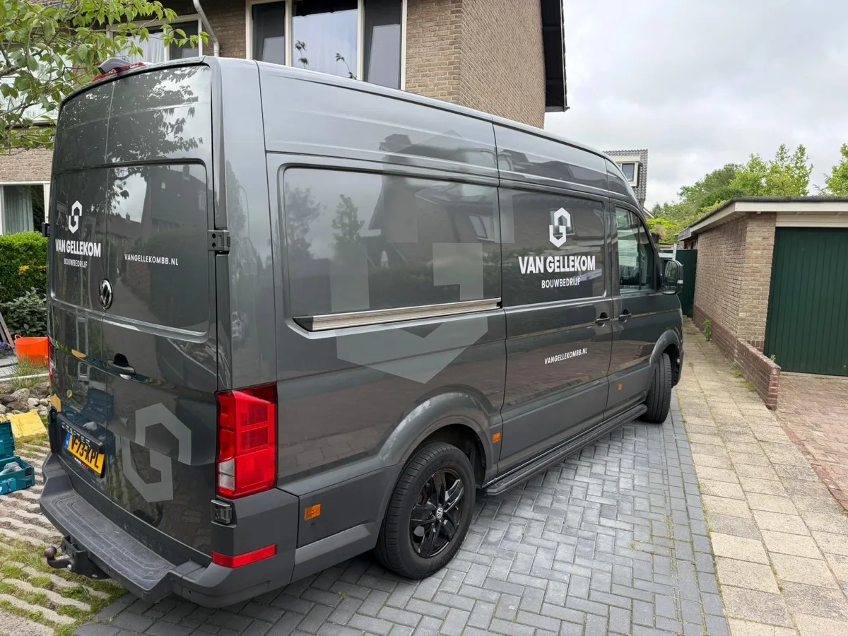 Bedrijfsbus van Van Gellekom Bouwbedrijf